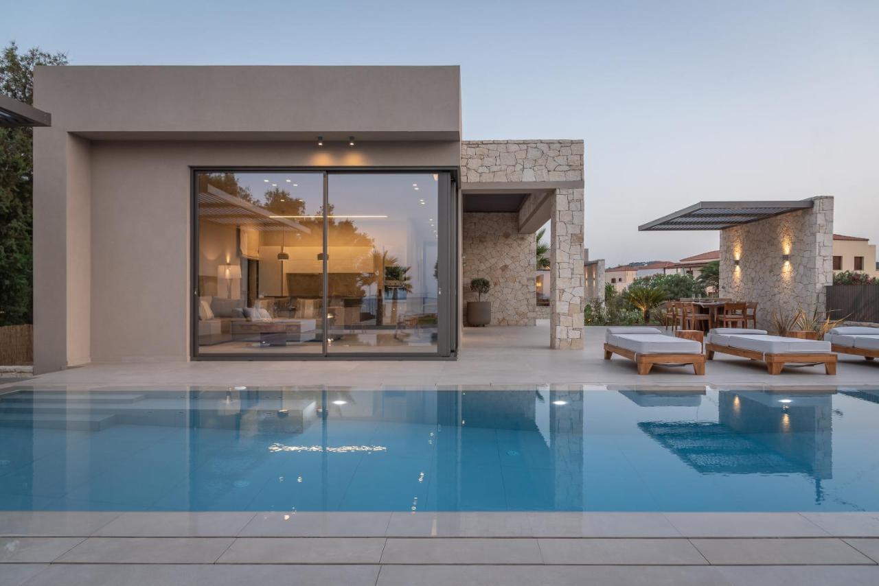 Artemis Seafront Villa, An Evanescence Sea Retreat, By Thinkvilla Tavronitis Exteriör bild