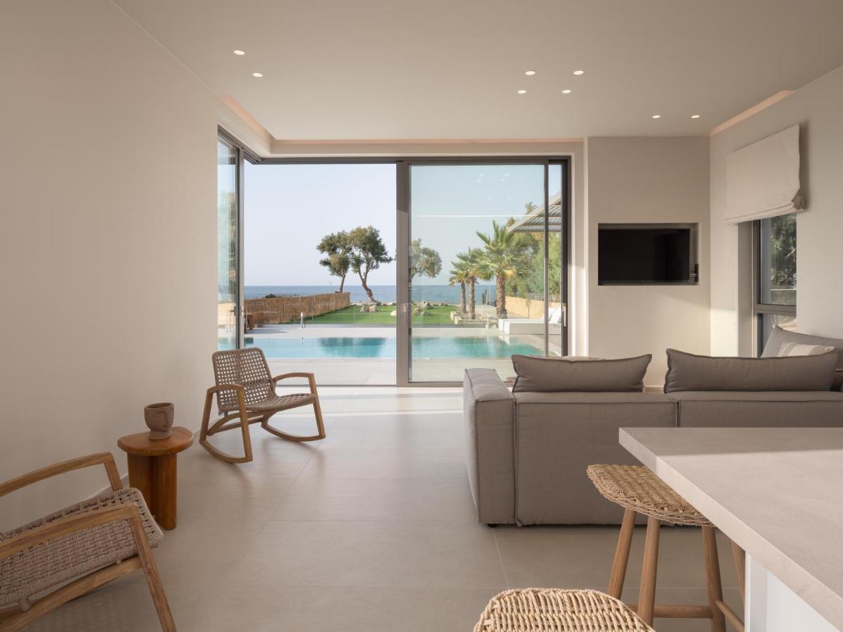 Artemis Seafront Villa, An Evanescence Sea Retreat, By Thinkvilla Tavronitis Exteriör bild