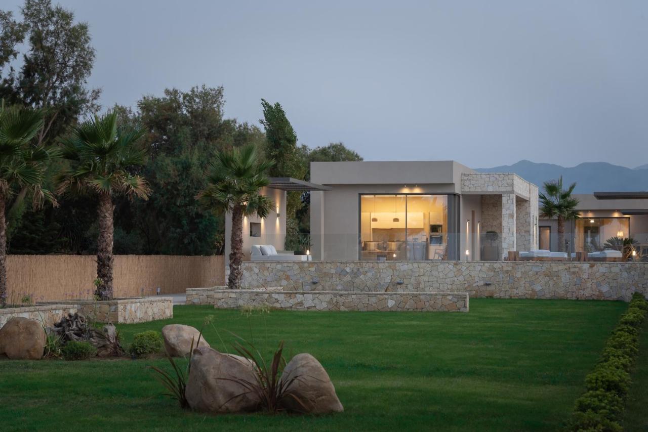 Artemis Seafront Villa, An Evanescence Sea Retreat, By Thinkvilla Tavronitis Exteriör bild