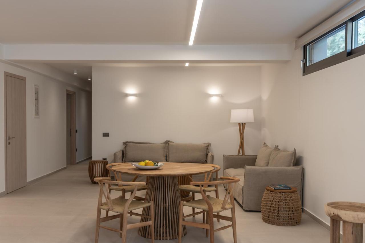 Artemis Seafront Villa, An Evanescence Sea Retreat, By Thinkvilla Tavronitis Exteriör bild